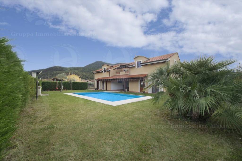 casa indipendente in vendita a Villanova d'Albenga