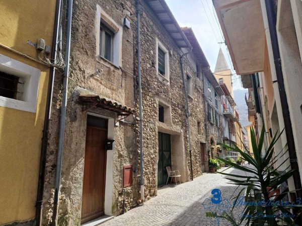 casa indipendente in vendita a Villanova d'Albenga