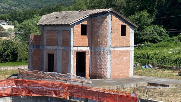 pentavano in vendita a Villanova d'Albenga