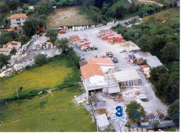 locale commerciale in vendita a Villanova d'Albenga