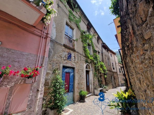 casale in vendita a Villanova d'Albenga