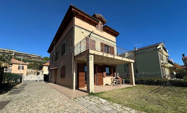 casa indipendente in vendita a Villanova d'Albenga in zona Coasco