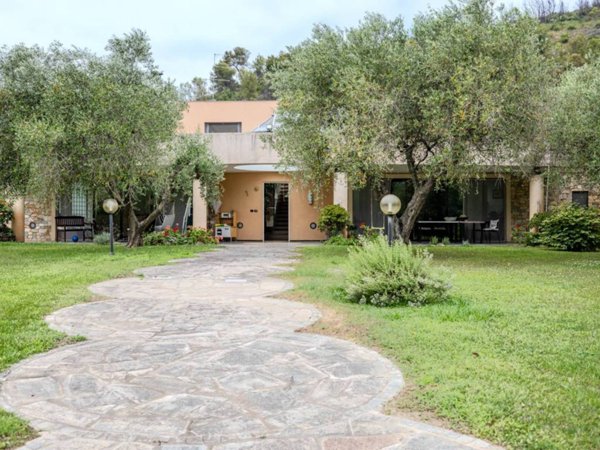 casa indipendente in vendita a Villanova d'Albenga