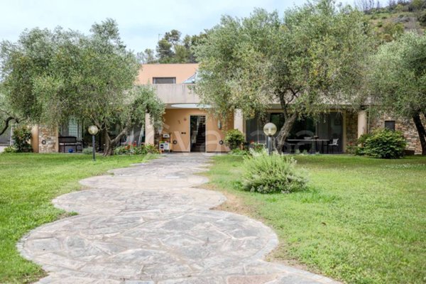 casa indipendente in vendita a Villanova d'Albenga
