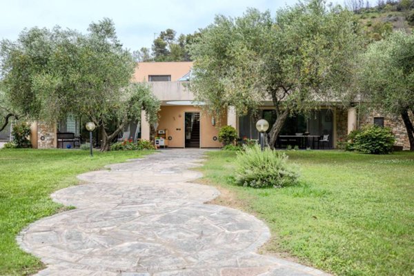 casa indipendente in vendita a Villanova d'Albenga