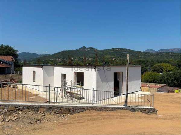 casa indipendente in vendita a Villanova d'Albenga in zona Bossoleto