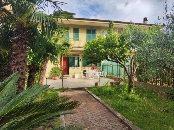casa indipendente in vendita a Villanova d'Albenga