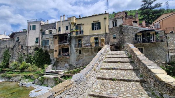 casa indipendente in vendita a Zuccarello