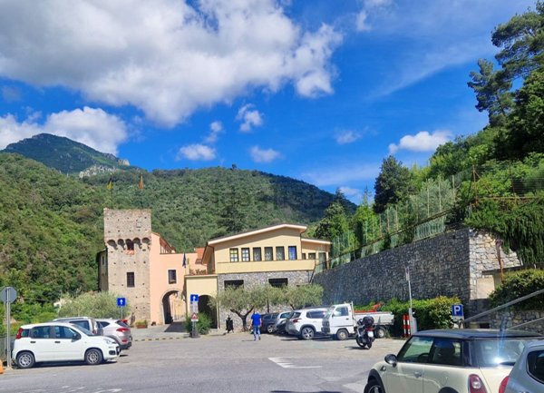 casa indipendente in vendita a Zuccarello