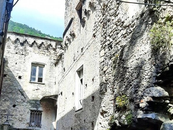 casa indipendente in vendita a Zuccarello