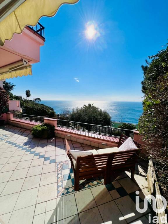 appartamento in vendita ad Arenzano