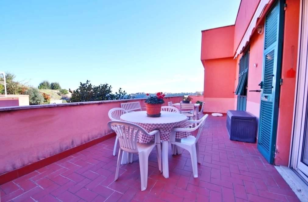 appartamento in vendita ad Arenzano in zona Terralba