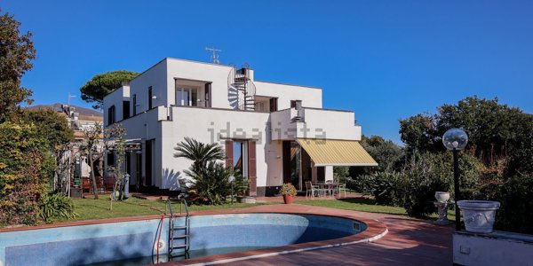 casa indipendente in vendita ad Arenzano