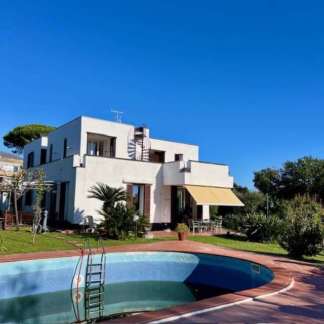 casa indipendente in vendita ad Arenzano