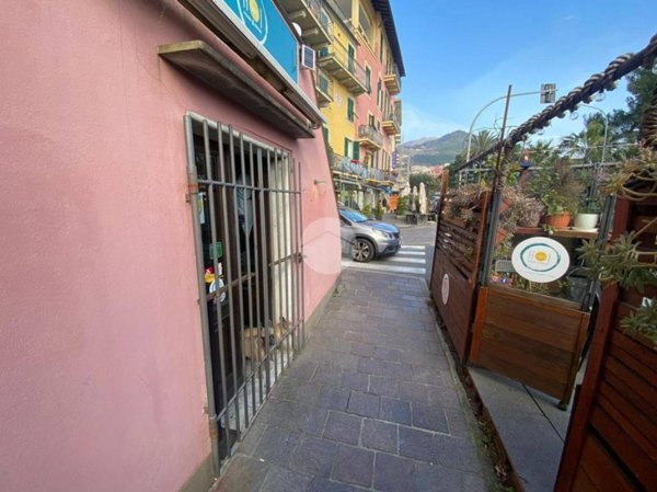 negozio in vendita ad Arenzano