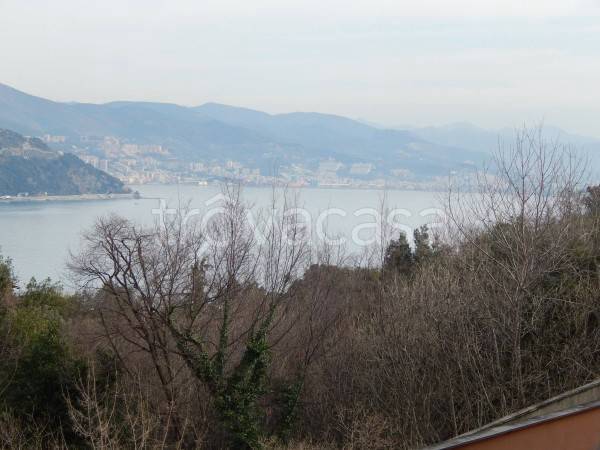 appartamento in vendita ad Arenzano in zona Terrarossa