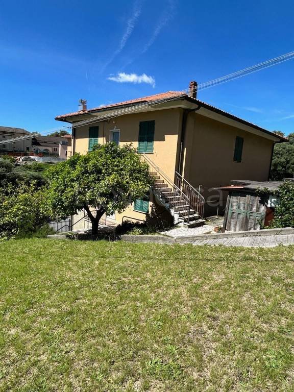 casa indipendente in vendita ad Arenzano