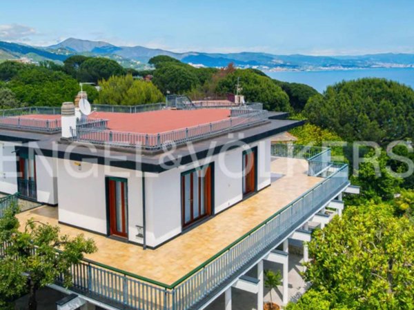casa indipendente in vendita ad Arenzano