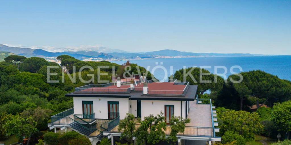 casa indipendente in vendita ad Arenzano