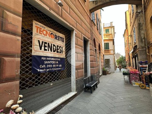 negozio in vendita ad Arenzano