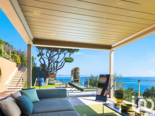casa indipendente in vendita ad Arenzano