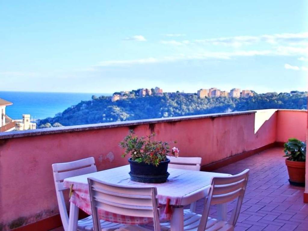 appartamento in vendita ad Arenzano in zona Terralba