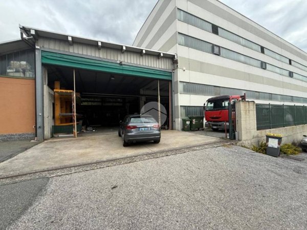 locale commerciale in vendita ad Arenzano