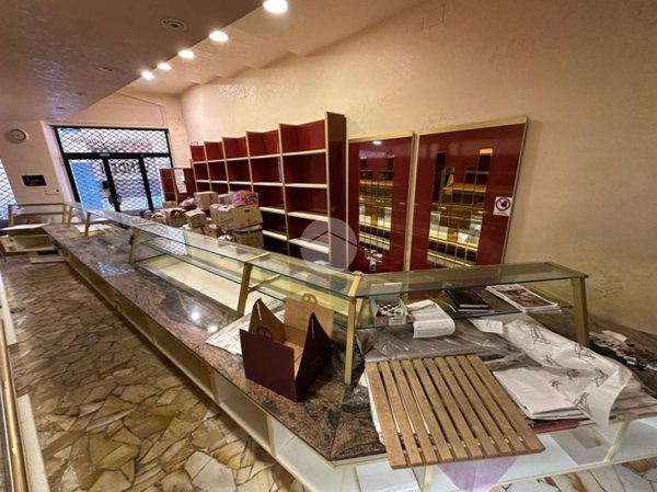 negozio in vendita ad Arenzano