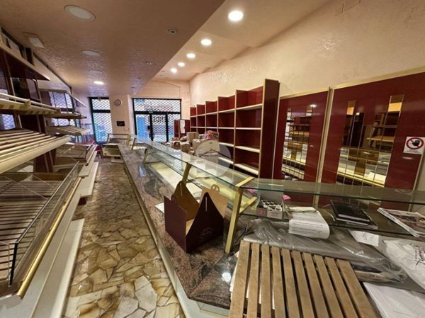 negozio in vendita ad Arenzano