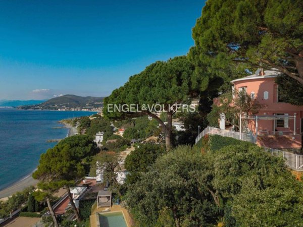 casa indipendente in vendita ad Arenzano