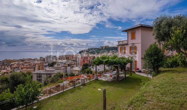 appartamento in vendita ad Arenzano in zona Terralba