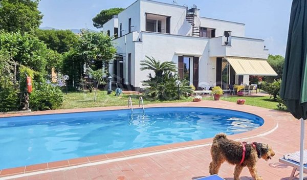 casa indipendente in vendita ad Arenzano