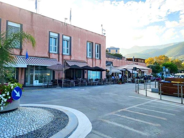 negozio in vendita ad Arenzano