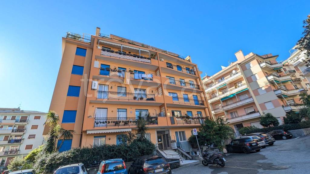 locale commerciale in vendita ad Arenzano