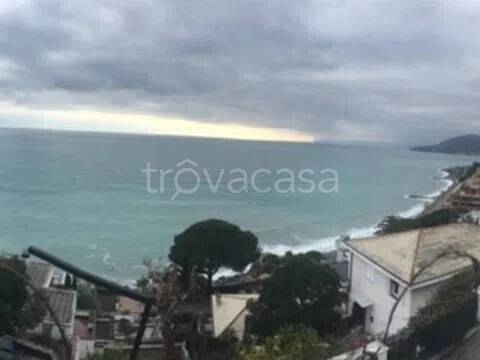casa indipendente in vendita ad Arenzano