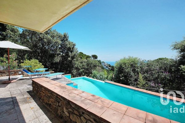 casa indipendente in vendita ad Arenzano