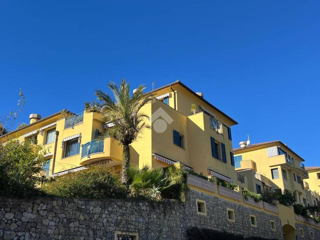 appartamento in vendita ad Arenzano in zona Terralba