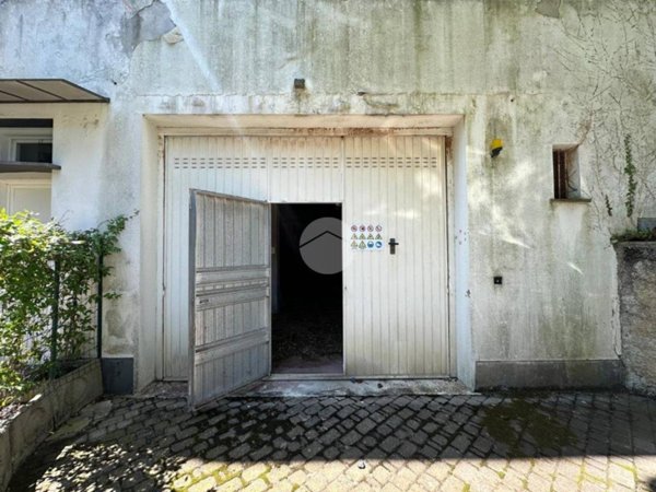 locale commerciale in vendita ad Arenzano