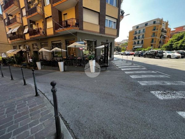 negozio in vendita ad Arenzano