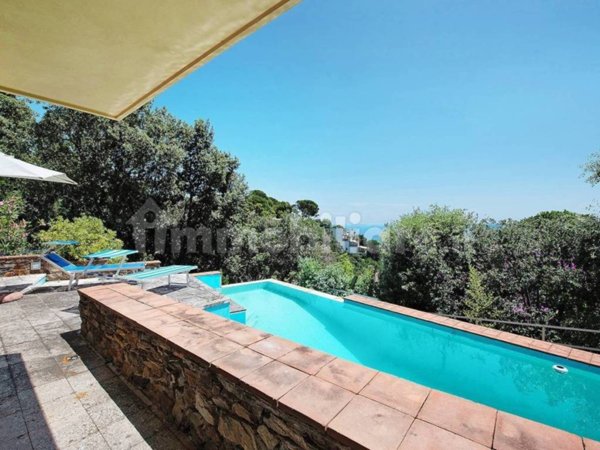 casa indipendente in vendita ad Arenzano