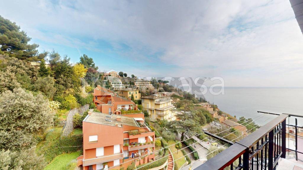 appartamento in vendita ad Arenzano in zona Terrarossa