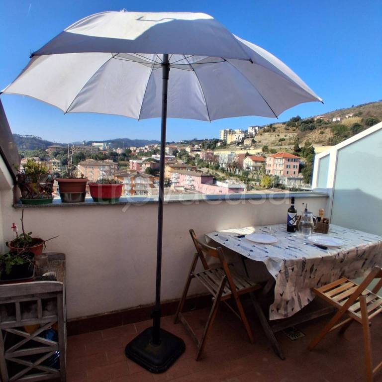 appartamento in vendita ad Arenzano in zona Terralba