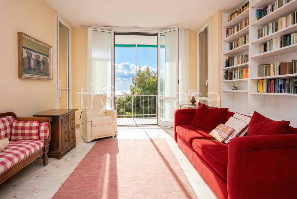 appartamento in vendita ad Arenzano in zona Terrarossa
