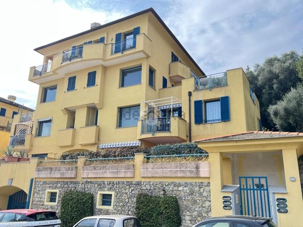 appartamento in vendita ad Arenzano in zona Terralba