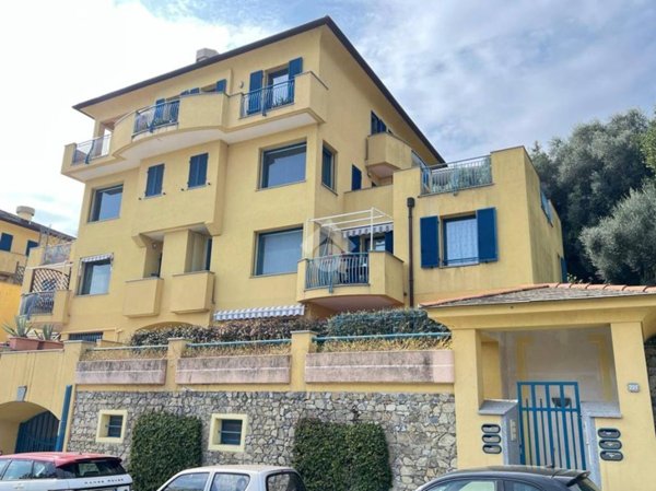 appartamento in vendita ad Arenzano in zona Terralba