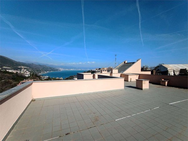 appartamento in vendita ad Arenzano in zona Terrarossa