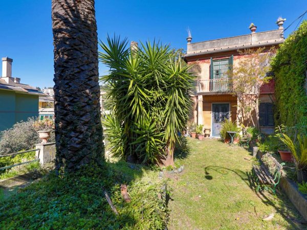 casa indipendente in vendita ad Arenzano in zona Terralba