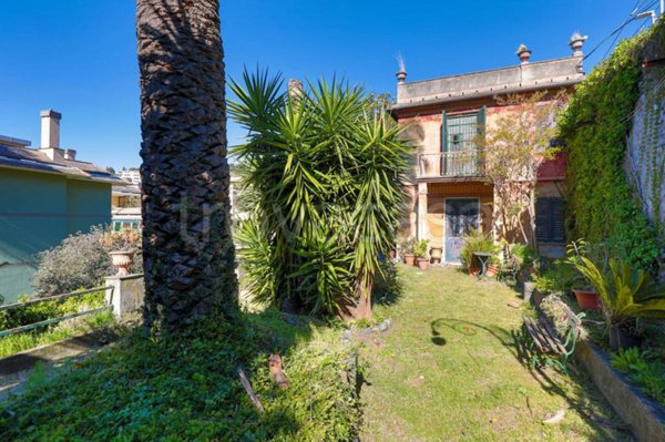casa indipendente in vendita ad Arenzano in zona Terralba