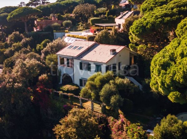casa indipendente in vendita ad Arenzano