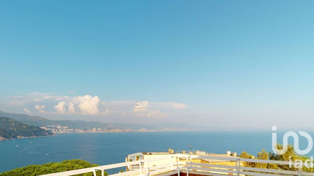 appartamento in vendita ad Arenzano in zona Terrarossa